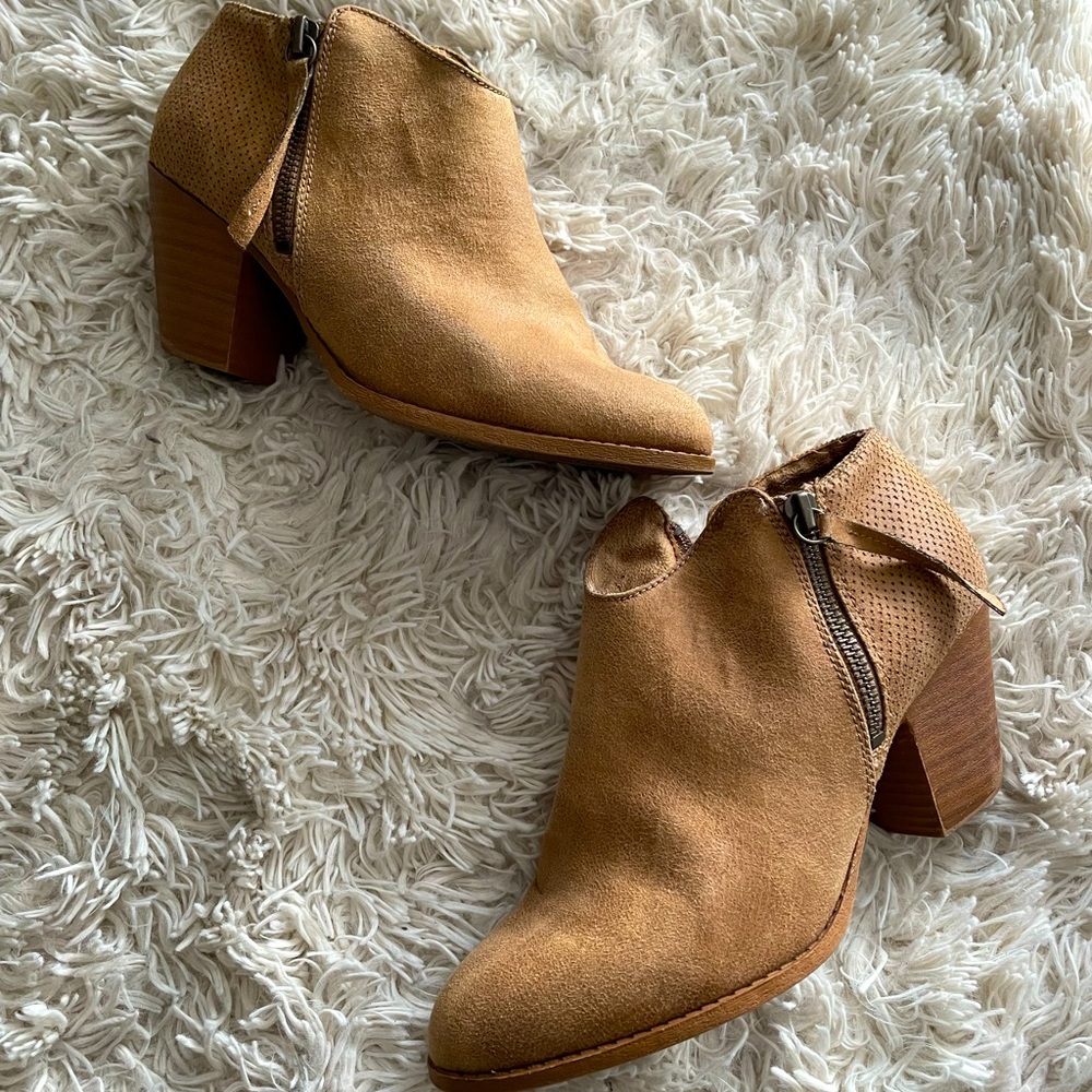 Pop booties